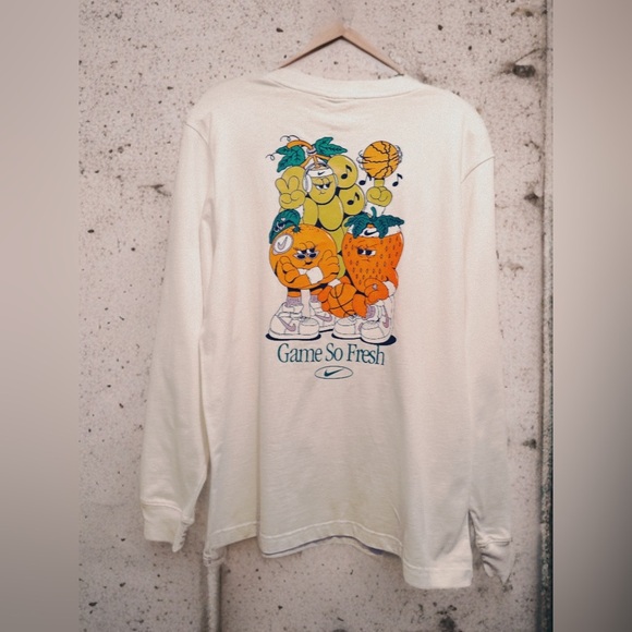 NWT Nike Women’s/Unisex Long Sleeves Basketball Tee Loose Fit Retro Graphic Tee - Picture 3 of 8